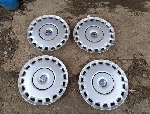 Volvo V50 combi 2.0 D diesel MT 100 kW 2009  Puklica 4 kusy komplet  30760330