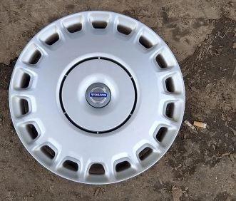 Volvo V50 combi 2.0 D diesel MT 100 kW 2009  Puklica 4 kusy komplet  30760330