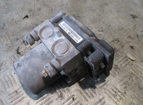 Ford Mondeo Mk3 2000-2007 sedan 2.0 TDDI diesel MT 85 kW 2000  Pumpa ABS 0265800381