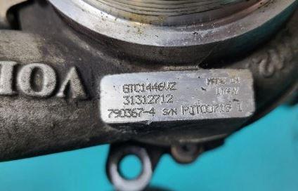 Volvo S40 II 2004-2012 sedan 2.0 D diesel MT 100 kW 2005  Turbodúchadlo 31312712