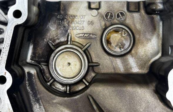 BMW 1 E87 2004-2011 hatchback 1.6 petrol MT 85 kW 2005  Kryt rozvodu motora 11147805740 7805740 11147795811