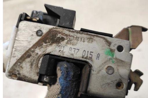 Audi A4 B5 1994-2001 sedan 1.6 petrol MT 74 kW 1999  Zámok dverí predný ľavý 8D1837015A