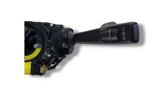 Volvo S40 II 2004-2012 sedan 2.0 D diesel 100 kW 2004  Prepínacie páčky pod volantom P30773155