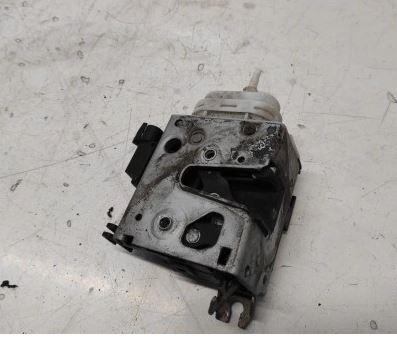 Audi A4 B5 1994-2001 sedan 1.6 petrol MT 74 kW 1999  Zámok dverí predný ľavý 8D1837015A