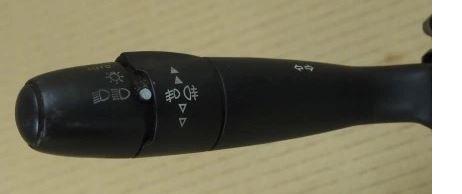 Citroen C3 I 2002-2009 hatchback 1.4 16v petrol MT 65 kW 2009  Prepínacie páčky pod volantom 96640414XT