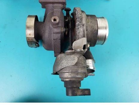 Volvo S40 II 2004-2012 sedan 2.0 D diesel MT 100 kW 2005  Turbodúchadlo 31312712