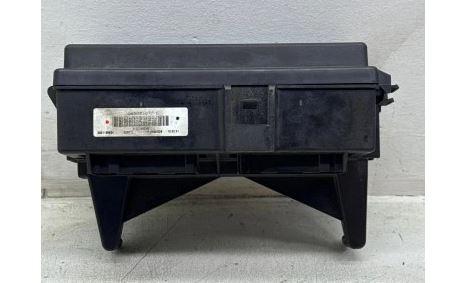 Jeep Grand cherokee WK 2004-2010 hatchback 3.0 CRD diesel AT 160 kW 2007  Poistková skrinka 04692167AB