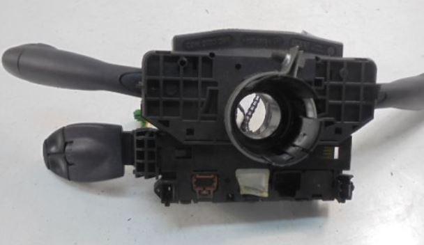 Citroen Berlingo I 1996-2008 hatchback 1.6 D diesel MT 55.2 kW 2009  Prepínacie páčky pod volantom 96605680XT