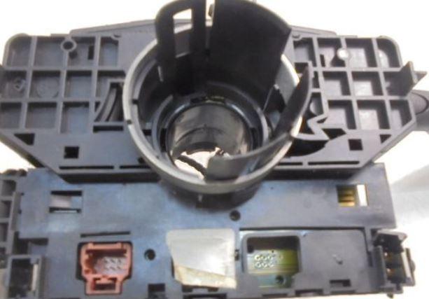 Citroen Berlingo I 1996-2008 hatchback 1.6 D diesel MT 55.2 kW 2009  Prepínacie páčky pod volantom 96605680XT