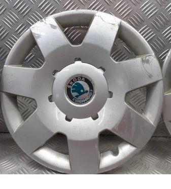 Skoda Fabia I 1999-2007 hatchback 1.4 petrol MT 44 kW 2002  Puklica R14 KOMPLET 6Y06011147