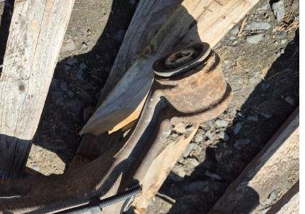 Volkswagen Transporter T5 2003-2015 hatchback 2.5 TDI diesel MT 96 kW 2004  Náboj kolesa zadný ľavý 7H0501413C