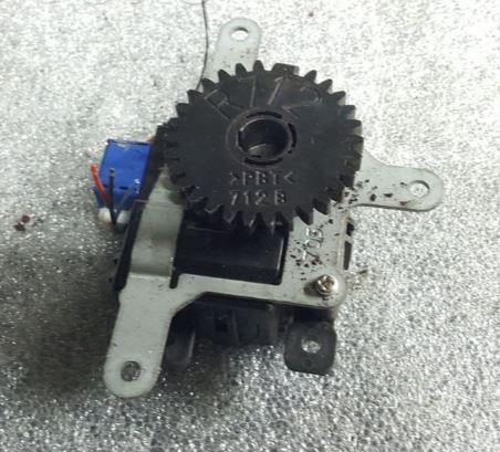 Toyota Auris I 2006-2013 hatchback 1.3 16v petrol MT 62 kW 2003  Motorček kúrenia 0638000920