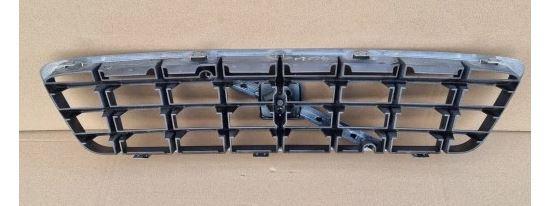 Volvo XC70 I 2000-2007 combi 2.4 D diesel 120 kW 2003  Mriežka predná (maska chladiča) 9190986