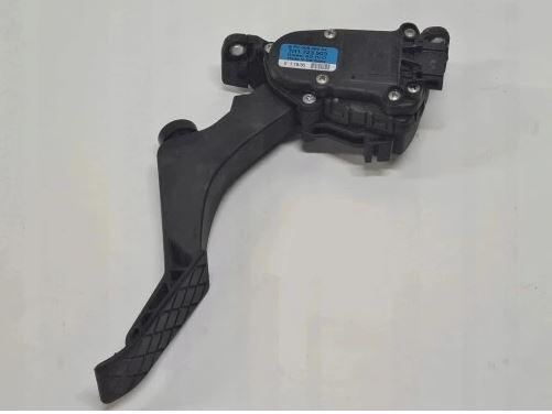 Volkswagen Transporter T5 2003-2015 hatchback 2.5 TDI diesel MT 96 kW 2004  Potenciometer plynového pedálu 7H1723503