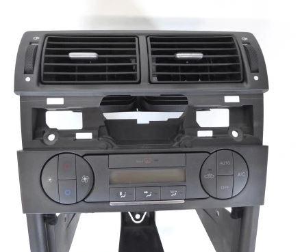 Ford Mondeo Mk3 2000-2007 sedan 1.8 16v petrol MT 92 kW 2006  Panel kúrenia/klimatizácie 3S7T18C612AH