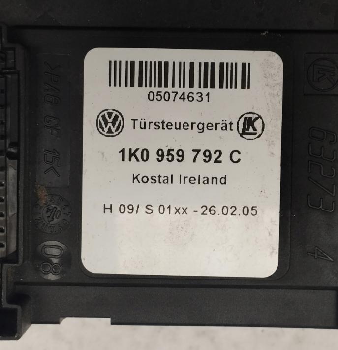Volkswagen Touran I 2003-2015 hatchback 1.9 TDI diesel Bkc MT 77 kW 2005  Motorček okien predný pravý 1K0959792C 1T0959702
