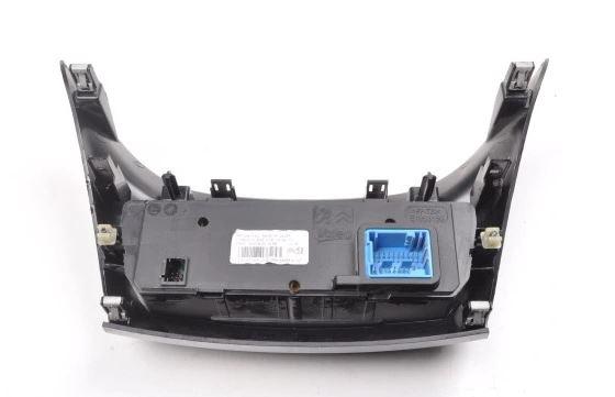 Peugeot 208 I 2012-2019 hatchback 1.4 16v petrol MT 70 kW 2012  Panel kúrenia/klimatizácie 96722471XU