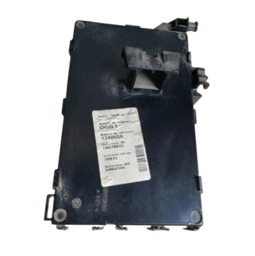 Renault Clio II 1998-2012 hatchback 1.2 16v petrol MT 55 kW 2003  Modul komfortu P8200387289