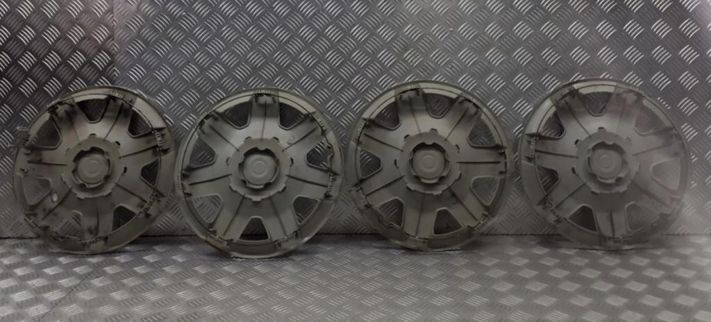 Skoda Fabia I 1999-2007 hatchback 1.4 petrol MT 44 kW 2002  Puklica R14 KOMPLET 6Y06011147