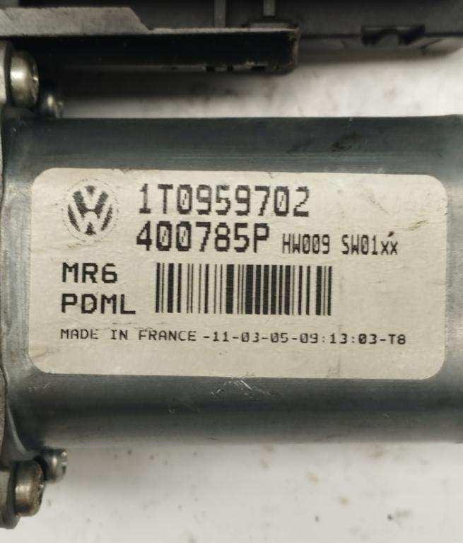 Volkswagen Touran I 2003-2015 hatchback 1.9 TDI diesel Bkc MT 77 kW 2005  Motorček okien predný pravý 1K0959792C 1T0959702