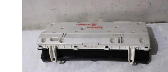 Toyota Corolla E12 2001-2009 hatchback 1.4 VVTI petrol 4ZZFE MT 71 kW 2002  Prístrojová doska 83800-12E10