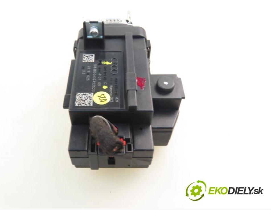 Audi A4 B8 2007-2015 sedan 2.0 TDI diesel MT 105 kW 2008 Spínacia skrinka 8K0909131C