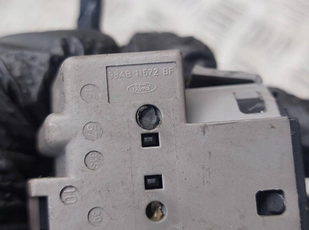 Ford Mondeo Mk3 2000-2007 sedan 2.0 TDCI diesel MT 96 kW 2005  Riadiaca jednotka motora (štartovací komplet) 5S71-12A650-FA 4S7T-14A073-AA