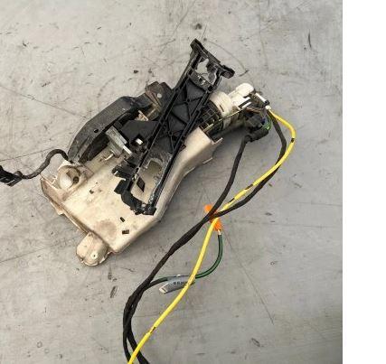 Mercedes S W220 1998-2005 sedan 5.0 V8 petrol AT 225 kW 1999  Zámok dverí predný ľavý 2207200535