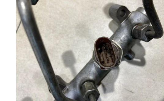 Audi A4 B7 2004-2008 combi 3.0 TDI diesel AT 150 kW 2005  Vstrekovacia lišta 059130089AH 55PP24-02