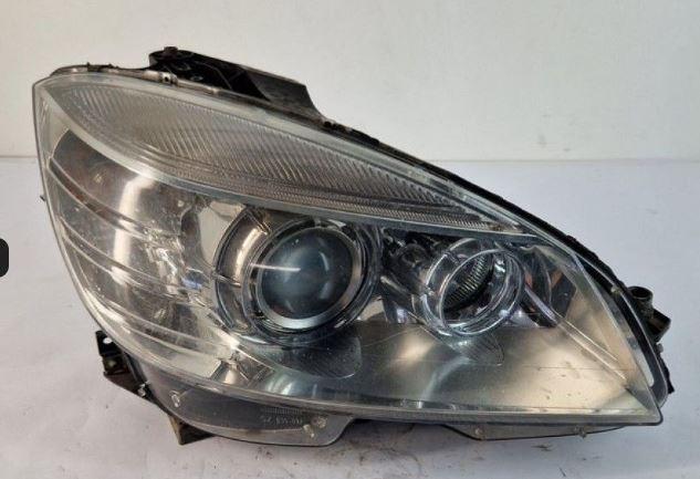 Mercedes C W204 2007-2014 sedan 2.2 CDI diesel AT 125 kW 2007  Svetlo predné pravé A2048203061