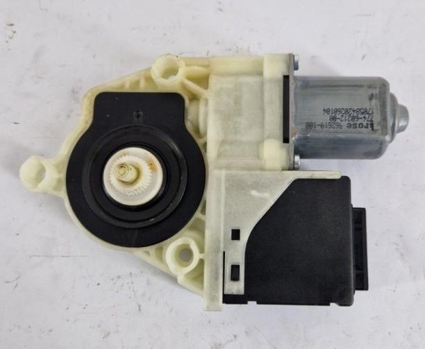 Volkswagen Passat B6 2005-2010 combi 2.0 TDI diesel MT 103 kW 2009  Motorček okien zadný ľavý 3C9839461L 1K0959795L 962619100