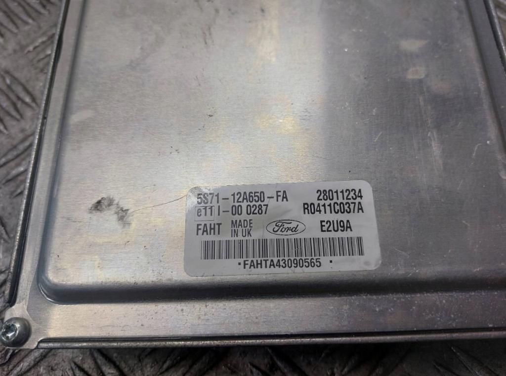 Ford Mondeo Mk3 2000-2007 sedan 2.0 TDCI diesel MT 96 kW 2005  Riadiaca jednotka motora (štartovací komplet) 5S71-12A650-FA 4S7T-14A073-AA