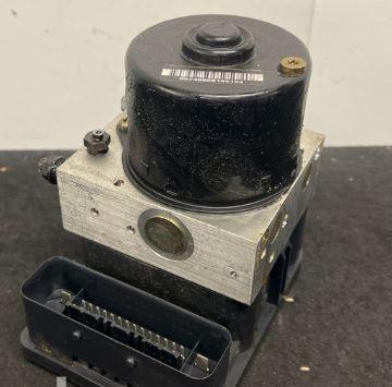 BMW 3 E46 1998-2007 sedan 2.0 D diesel M47 MT 85 kW 2002  Pumpa ABS 6759075 00008748E2 10096008103