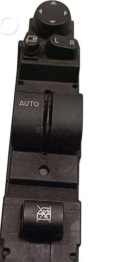 Mazda 2 II 2007-2014 hatchback 1.5 16v petrol AT 75 kW 2011  Prepínač ovládania okna predný pravý 03124290L DF7166350B 26112007K1827