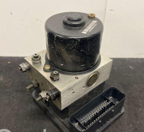 BMW 3 E46 1998-2007 sedan 2.0 D diesel M47 MT 85 kW 2002  Pumpa ABS 6759075 00008748E2 10096008103