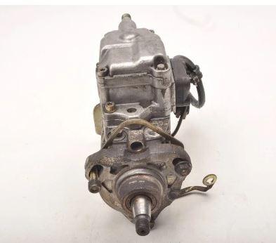 Volkswagen Passat B5 1995-2005 sedan 1.9 TDI diesel MT 96 kW 2002  Vstrekovacie čerpadlo 028130115M 0460404971