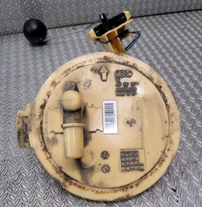 Audi A8 D4 2009-2017 sedan 4.2 TDI V8 diesel AT 258 kW 2012  Snímač hladiny paliva 4H0201317P