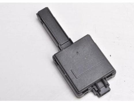 Ford Kuga Mk2 2013-2019 hatchback 2.0 TDCI diesel MT 110 kW 2016  Zosilňovač 6G9T-15K602-BB