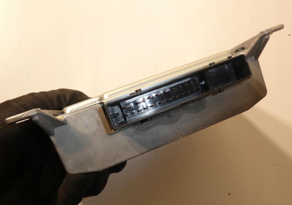 Volkswagen Passat B7 2010-2014 combi 2.0 TDI diesel MT 103 kW 2012  Zosilňovač 5K0035456C