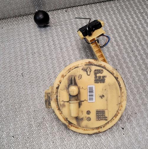 Audi A8 D4 2009-2017 sedan 4.2 TDI V8 diesel AT 258 kW 2012  Snímač hladiny paliva 4H0201317P