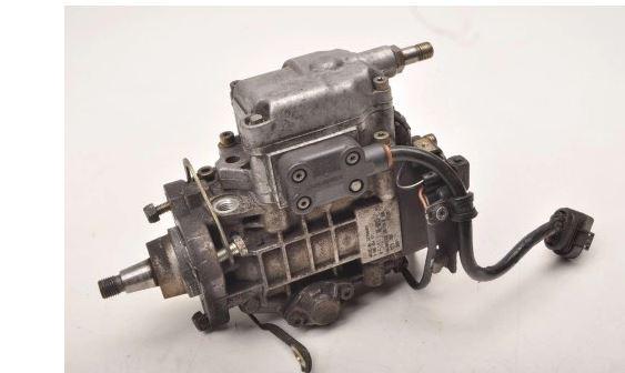 Volkswagen Passat B5 1995-2005 sedan 1.9 TDI diesel MT 96 kW 2002  Vstrekovacie čerpadlo 028130115M 0460404971