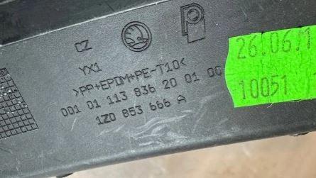 Skoda Octavia II 2004-2013 hatchback 2.0 TDI diesel MT 125 kW 2007  Lišta nárazníka 1Z0853666A