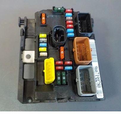 Citroen Berlingo I 1996-2008 minivan 1.4 8v petrol 55 kW 2005  Poistková skrinka 9667199780 R09