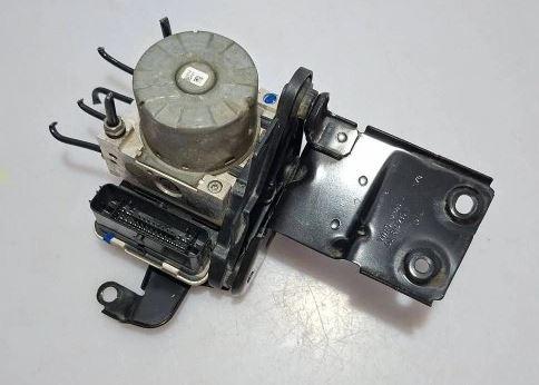 Volkswagen Golf VII 2012-2020 combi 1.4 TSI petrol MT 90 kW 2014  Snímač ABS 5Q0614517DD