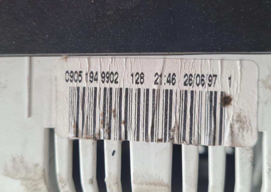 Volkswagen Passat B5 1995-2005 combi 1.8 T petrol MT 110 kW 1997  Prístrojová doska 09051949902