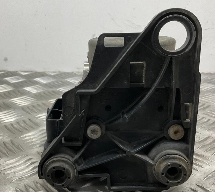 Skoda Octavia III 2013- hatchback 1.5 TSI petrol MT 110 kW 2018  Pumpa ABS 5Q0614517CS