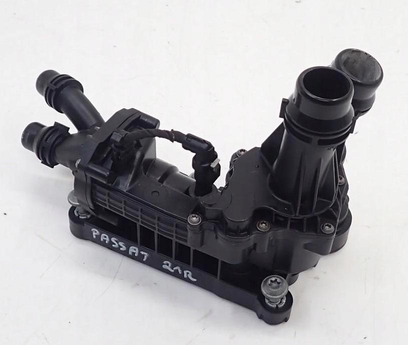 Volkswagen Passat B8 2014- combi 2.0 TDI diesel AT 110 kW 2021  Obal (príruba) termostatu 05L121111Q