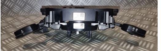 BMW 5 E60 2003-2010 sedan 3.0 D diesel MT 160 kW 2005  Prepínacie páčky pod volantom 9115156