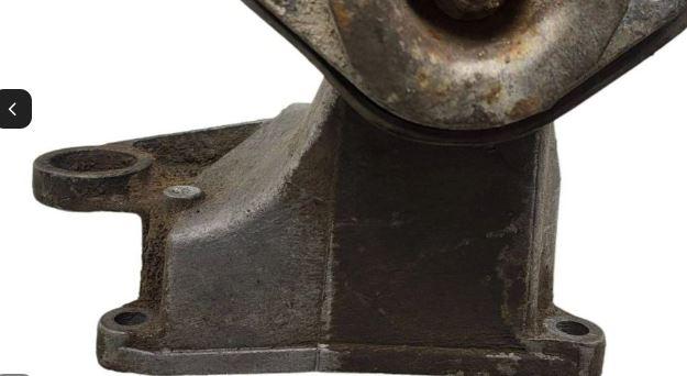 Volkswagen Passat B5 1995-2005 sedan 1.9 TDI diesel 66 kW 1996  Držiak motora 8D0399114S