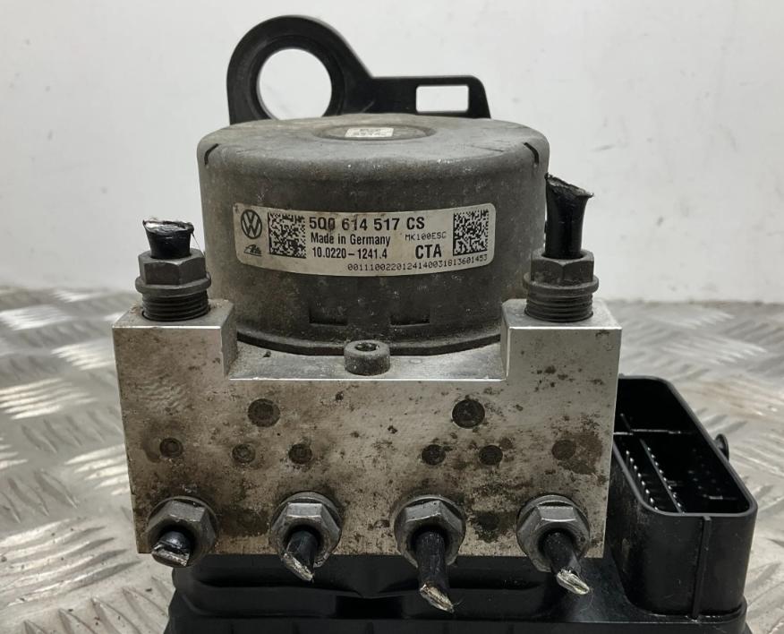 Skoda Octavia III 2013- hatchback 1.5 TSI petrol MT 110 kW 2018  Pumpa ABS 5Q0614517CS